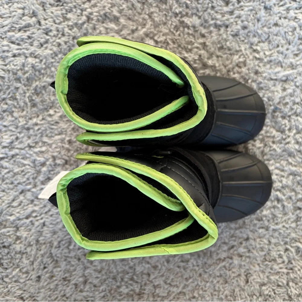 ✨$28✨NWT•Totes Toddler Cody Winter Boot | Black/ Lime Green | Size 9T